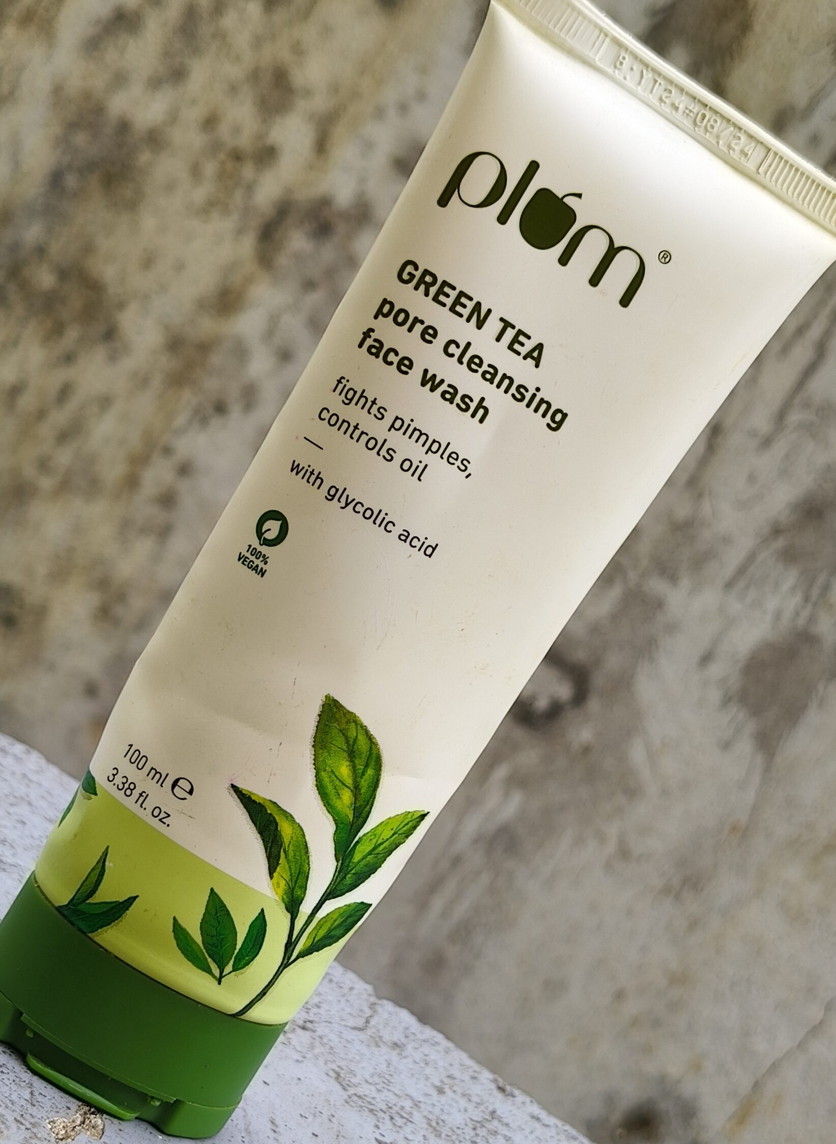 Plum Green Tea Pore Cleansing Face Wash 