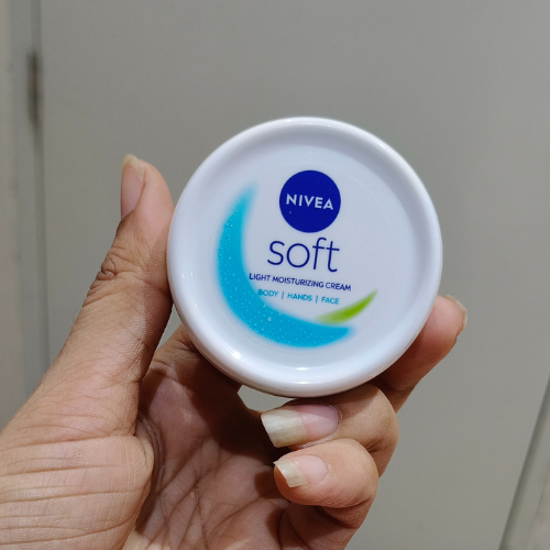 NIVEA Soft Light Moisturizing Cream 