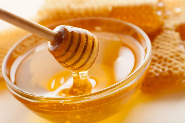 DIY Moisturizing Honey Recipes for Glowing Face and Body